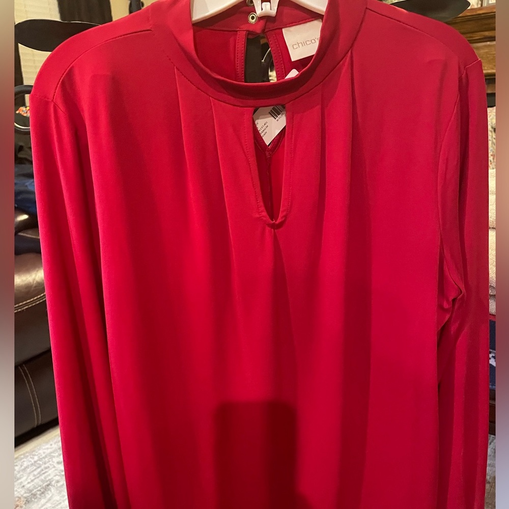 Chico's Size 1 US 8 Red Classic Blouse Keyhole front High Collar Neckline Snap